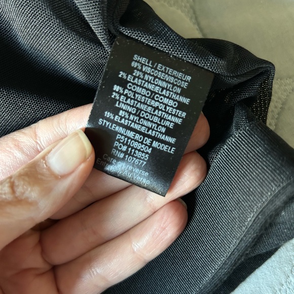 **SOLD** Alice + Olivia Off Shoulder Crop Top - Black - Size L - Picture 5 of 7